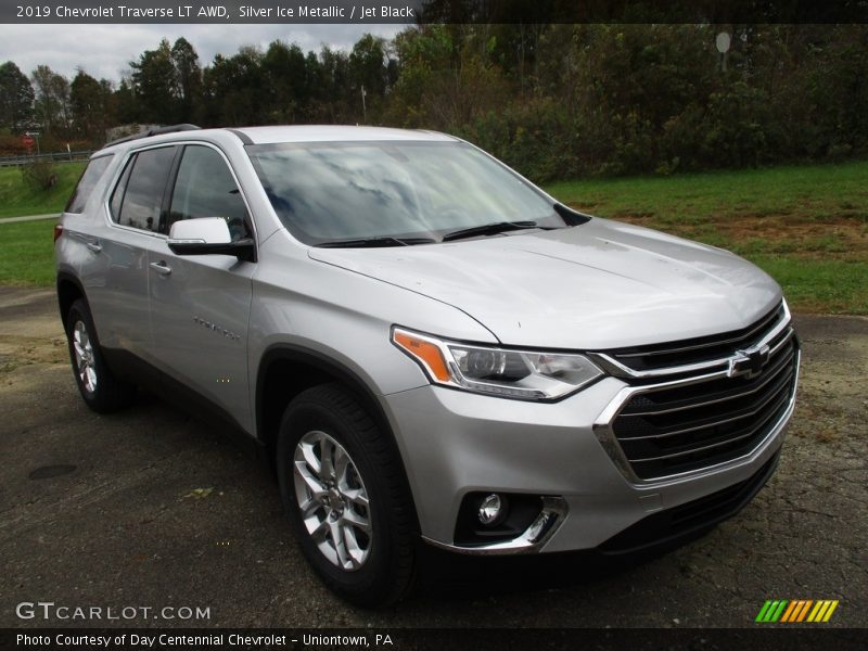 Silver Ice Metallic / Jet Black 2019 Chevrolet Traverse LT AWD
