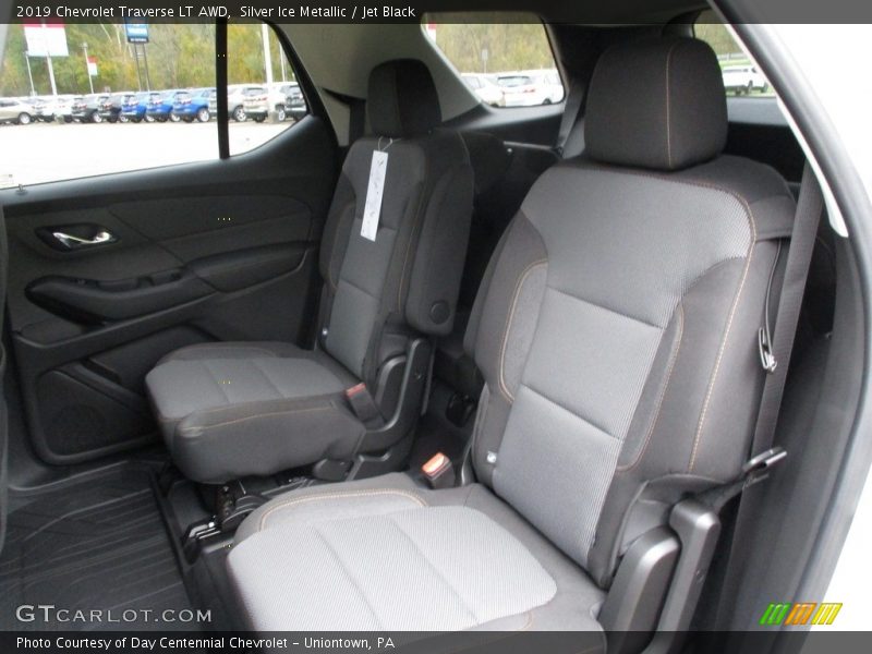 Silver Ice Metallic / Jet Black 2019 Chevrolet Traverse LT AWD