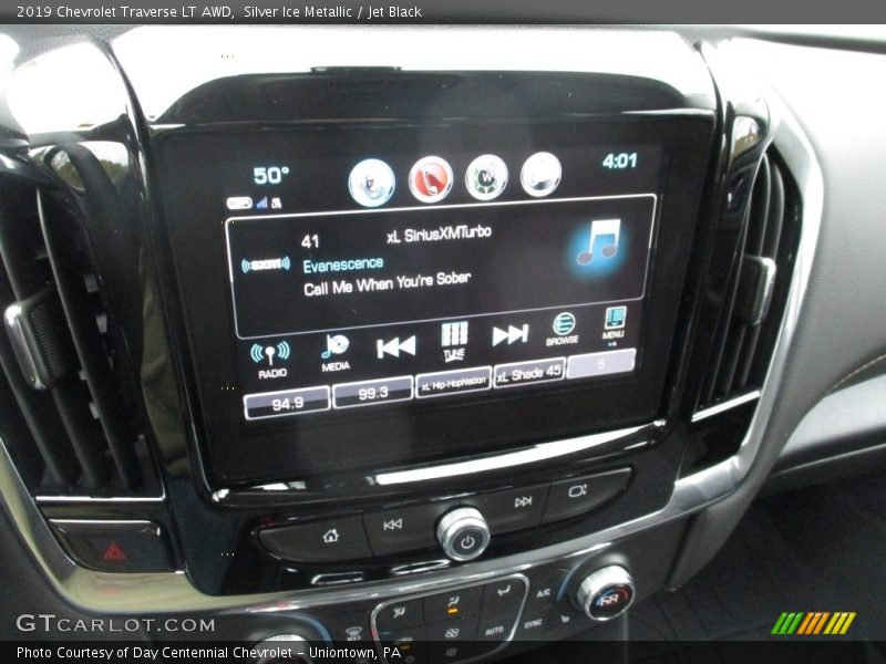 Silver Ice Metallic / Jet Black 2019 Chevrolet Traverse LT AWD