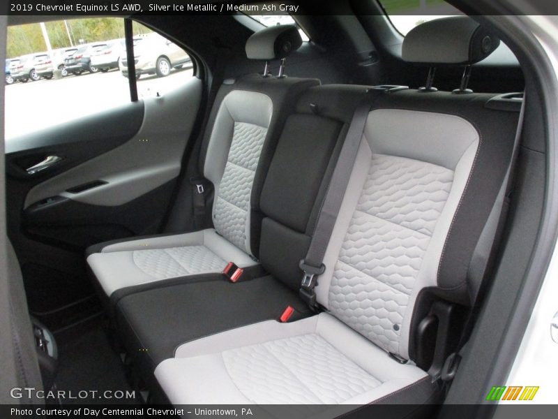 Silver Ice Metallic / Medium Ash Gray 2019 Chevrolet Equinox LS AWD