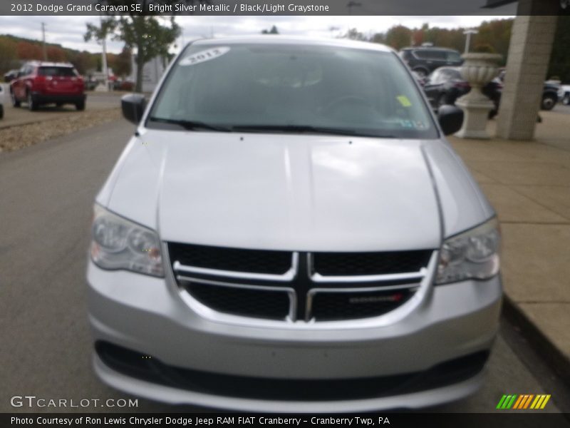 Bright Silver Metallic / Black/Light Graystone 2012 Dodge Grand Caravan SE