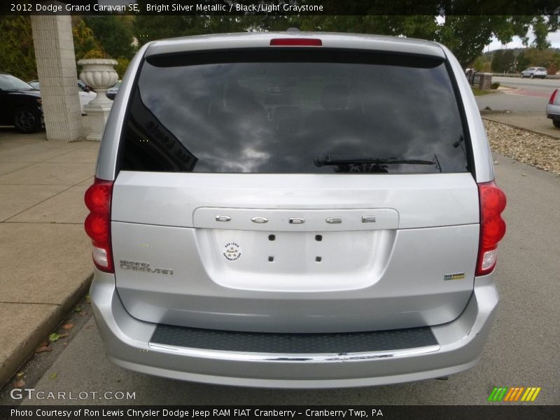 Bright Silver Metallic / Black/Light Graystone 2012 Dodge Grand Caravan SE