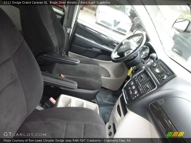 Bright Silver Metallic / Black/Light Graystone 2012 Dodge Grand Caravan SE