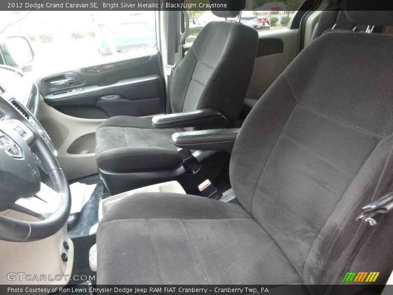 Bright Silver Metallic / Black/Light Graystone 2012 Dodge Grand Caravan SE