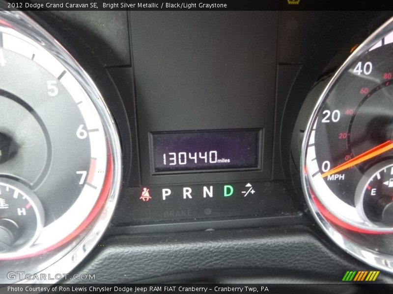 Bright Silver Metallic / Black/Light Graystone 2012 Dodge Grand Caravan SE