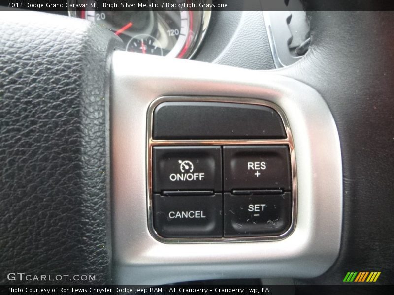 Bright Silver Metallic / Black/Light Graystone 2012 Dodge Grand Caravan SE