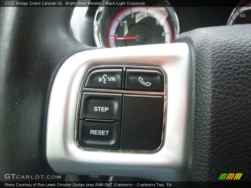 Bright Silver Metallic / Black/Light Graystone 2012 Dodge Grand Caravan SE