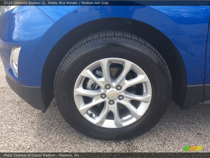 Kinetic Blue Metallic / Medium Ash Gray 2019 Chevrolet Equinox LS