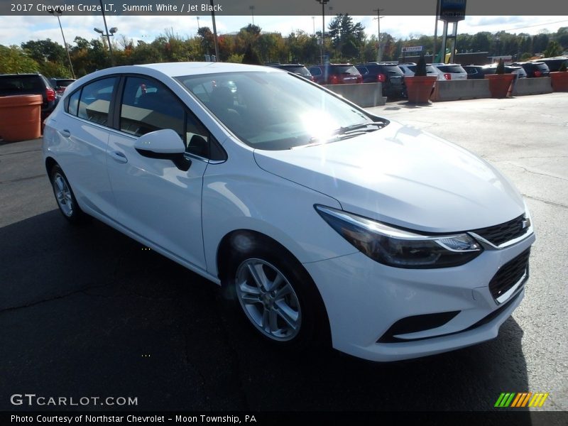 Summit White / Jet Black 2017 Chevrolet Cruze LT