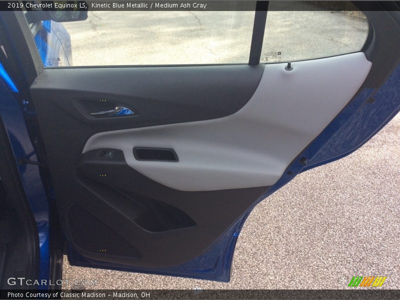 Kinetic Blue Metallic / Medium Ash Gray 2019 Chevrolet Equinox LS