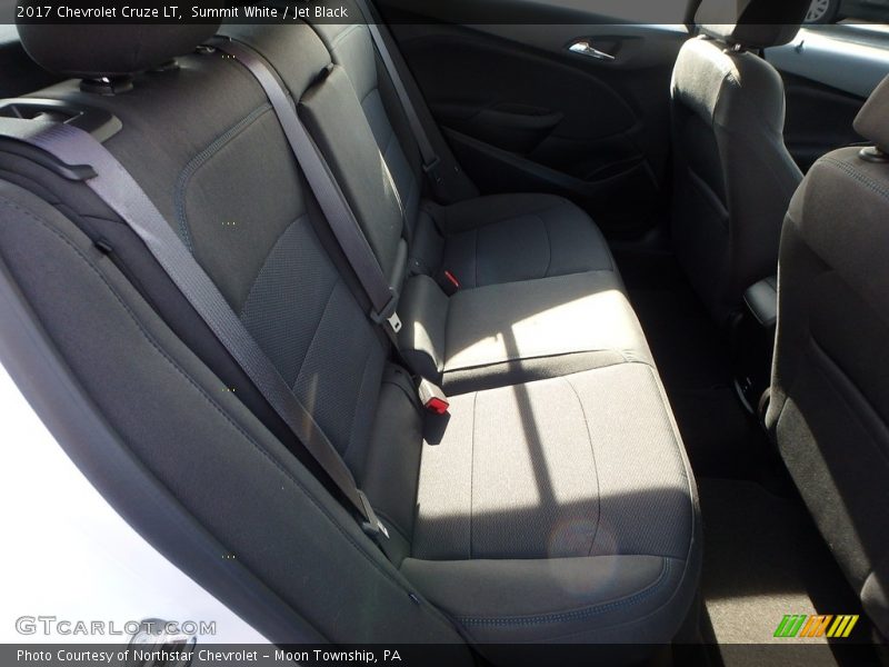 Summit White / Jet Black 2017 Chevrolet Cruze LT