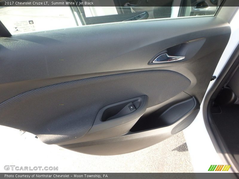 Summit White / Jet Black 2017 Chevrolet Cruze LT