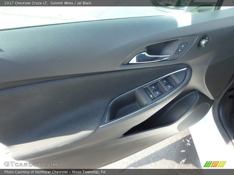 Summit White / Jet Black 2017 Chevrolet Cruze LT