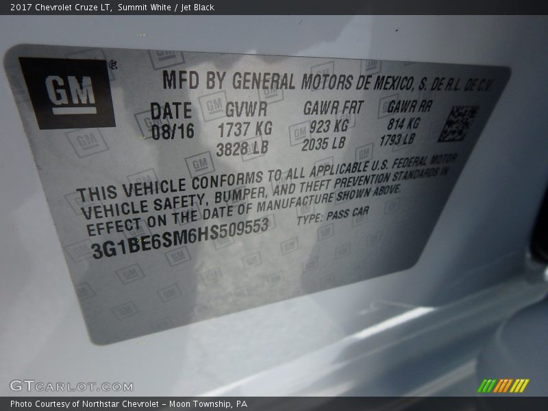 Summit White / Jet Black 2017 Chevrolet Cruze LT