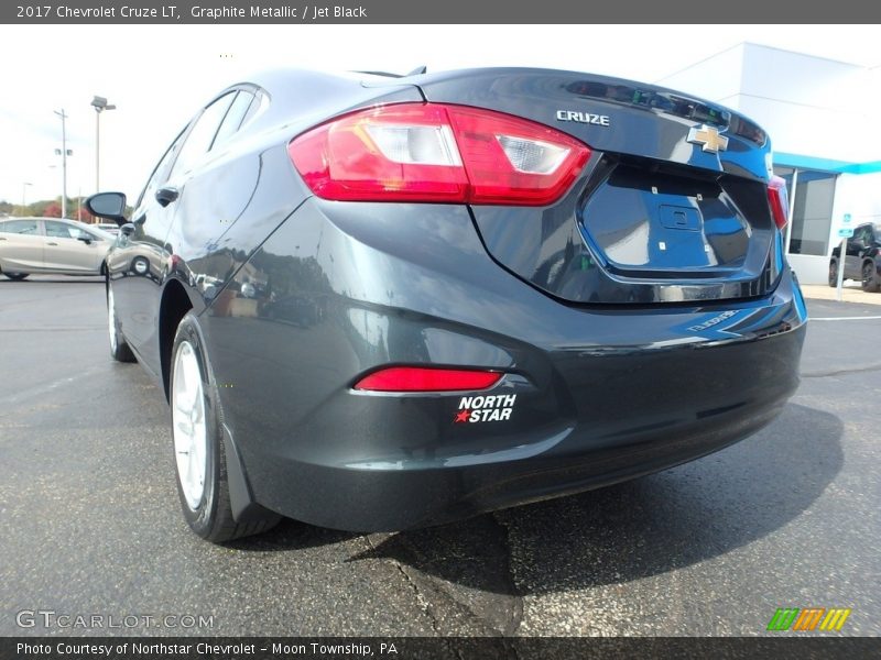 Graphite Metallic / Jet Black 2017 Chevrolet Cruze LT