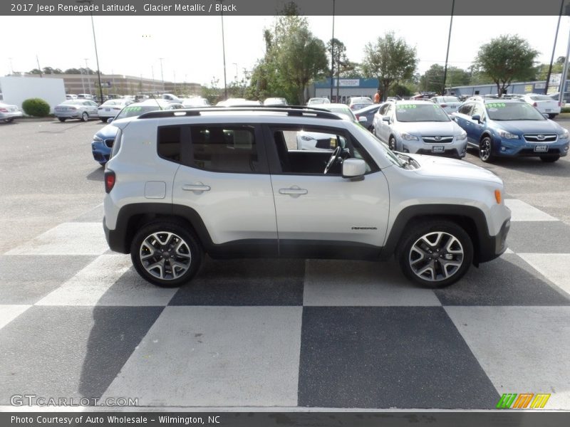 Glacier Metallic / Black 2017 Jeep Renegade Latitude