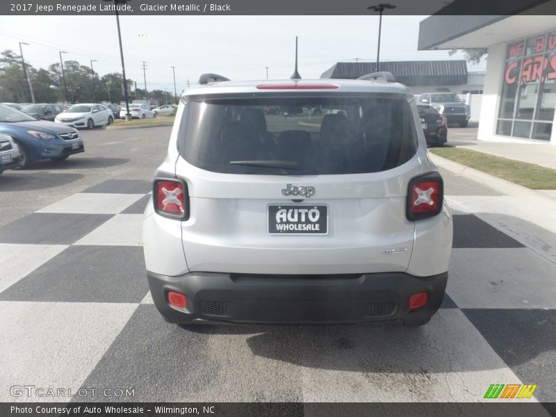 Glacier Metallic / Black 2017 Jeep Renegade Latitude