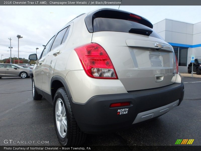 Champagne Silver Metallic / Jet Black/Brownstone 2016 Chevrolet Trax LT AWD