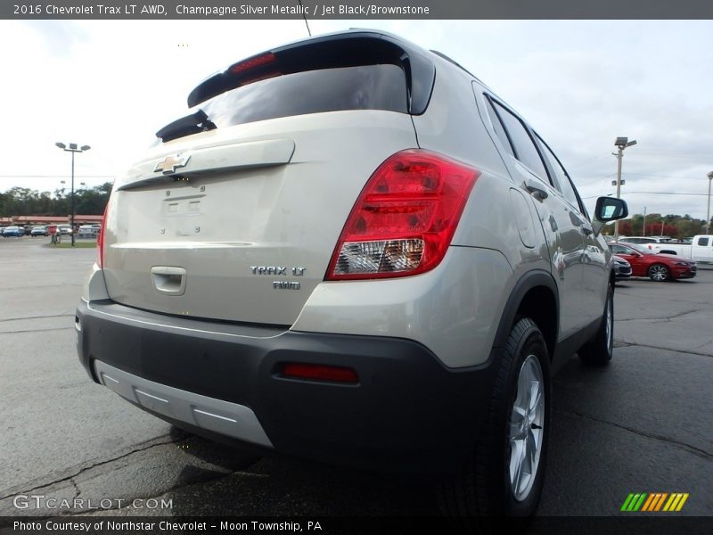 Champagne Silver Metallic / Jet Black/Brownstone 2016 Chevrolet Trax LT AWD