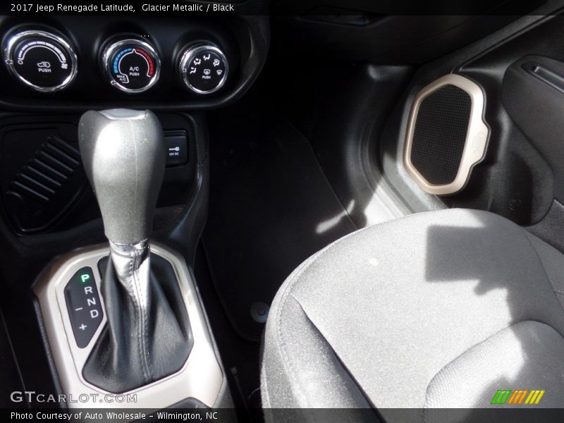 Glacier Metallic / Black 2017 Jeep Renegade Latitude