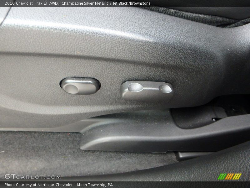 Champagne Silver Metallic / Jet Black/Brownstone 2016 Chevrolet Trax LT AWD