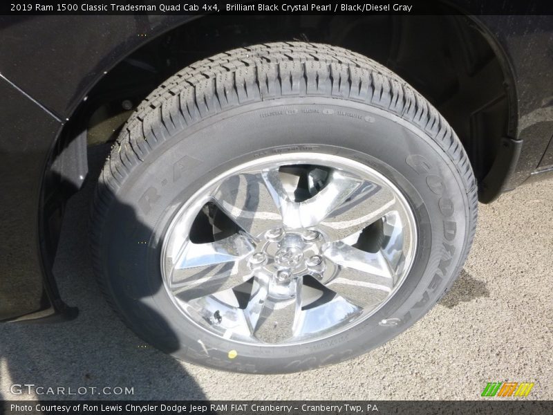 Brilliant Black Crystal Pearl / Black/Diesel Gray 2019 Ram 1500 Classic Tradesman Quad Cab 4x4