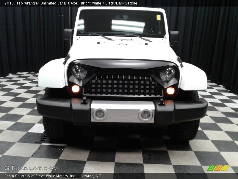 Bright White / Black/Dark Saddle 2013 Jeep Wrangler Unlimited Sahara 4x4