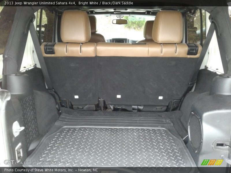 Bright White / Black/Dark Saddle 2013 Jeep Wrangler Unlimited Sahara 4x4