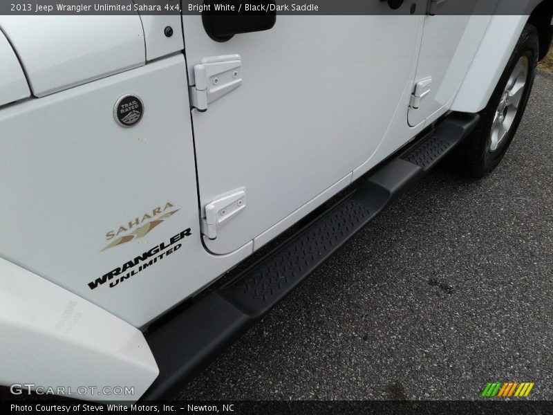 Bright White / Black/Dark Saddle 2013 Jeep Wrangler Unlimited Sahara 4x4