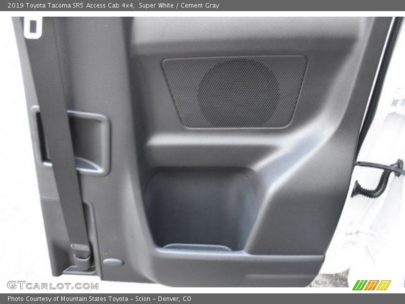 Super White / Cement Gray 2019 Toyota Tacoma SR5 Access Cab 4x4