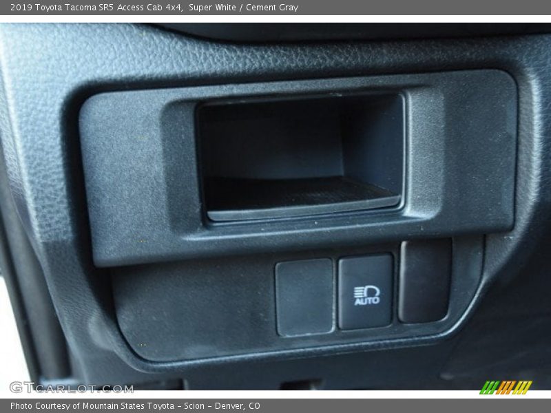 Super White / Cement Gray 2019 Toyota Tacoma SR5 Access Cab 4x4