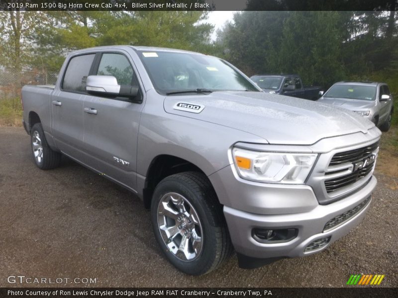 Front 3/4 View of 2019 1500 Big Horn Crew Cab 4x4