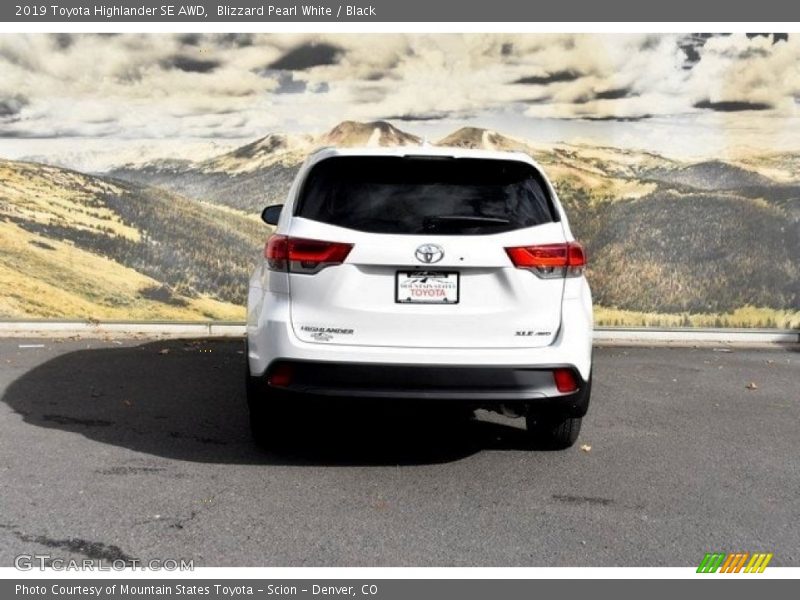 Blizzard Pearl White / Black 2019 Toyota Highlander SE AWD
