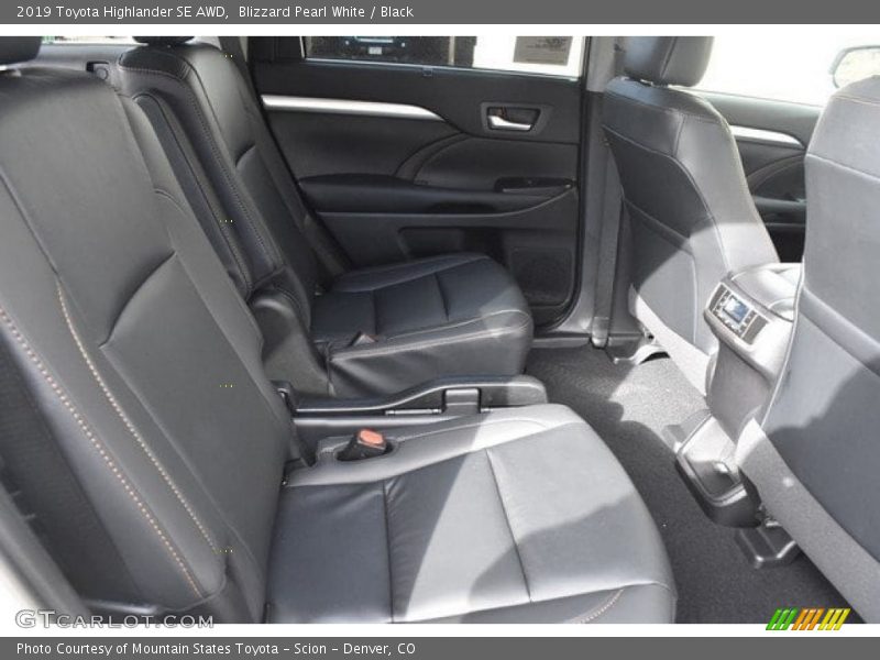 Blizzard Pearl White / Black 2019 Toyota Highlander SE AWD
