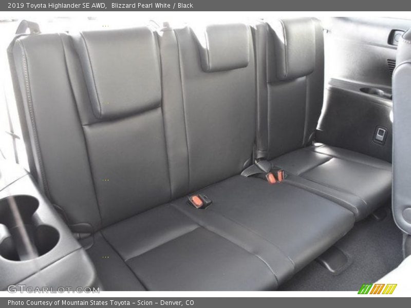 Blizzard Pearl White / Black 2019 Toyota Highlander SE AWD