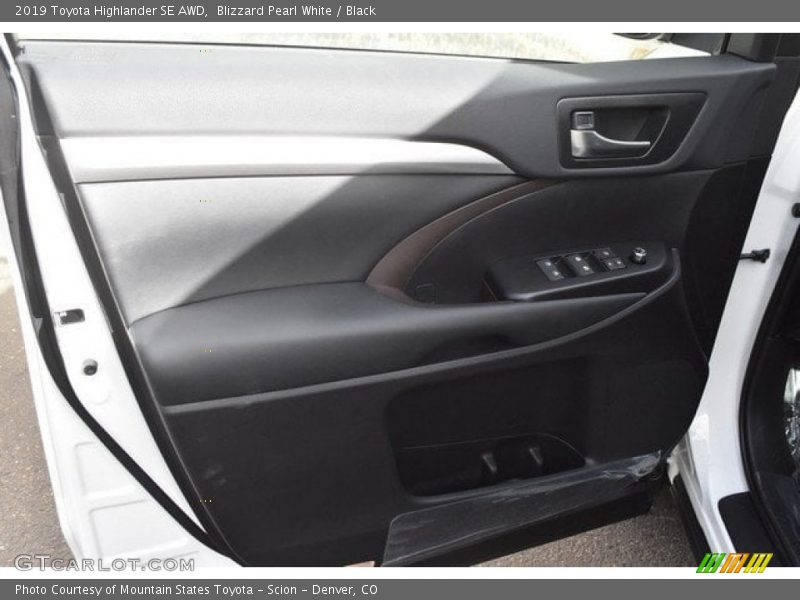 Blizzard Pearl White / Black 2019 Toyota Highlander SE AWD