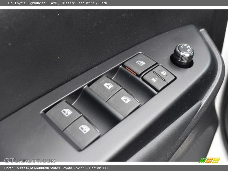 Blizzard Pearl White / Black 2019 Toyota Highlander SE AWD
