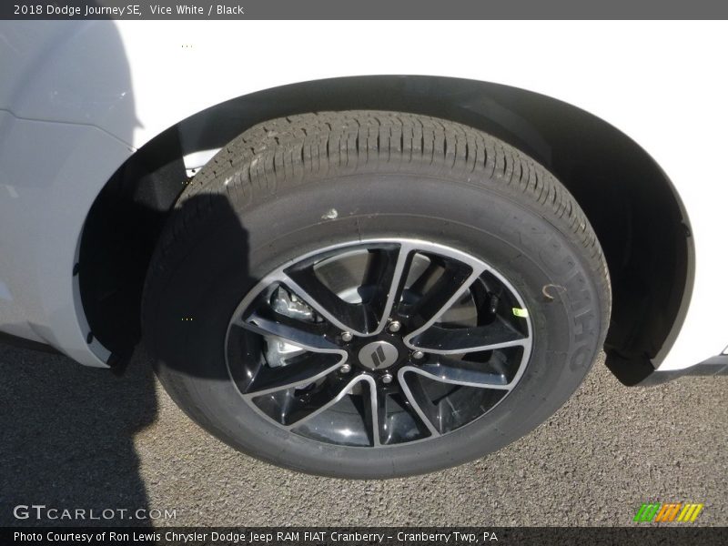 Vice White / Black 2018 Dodge Journey SE