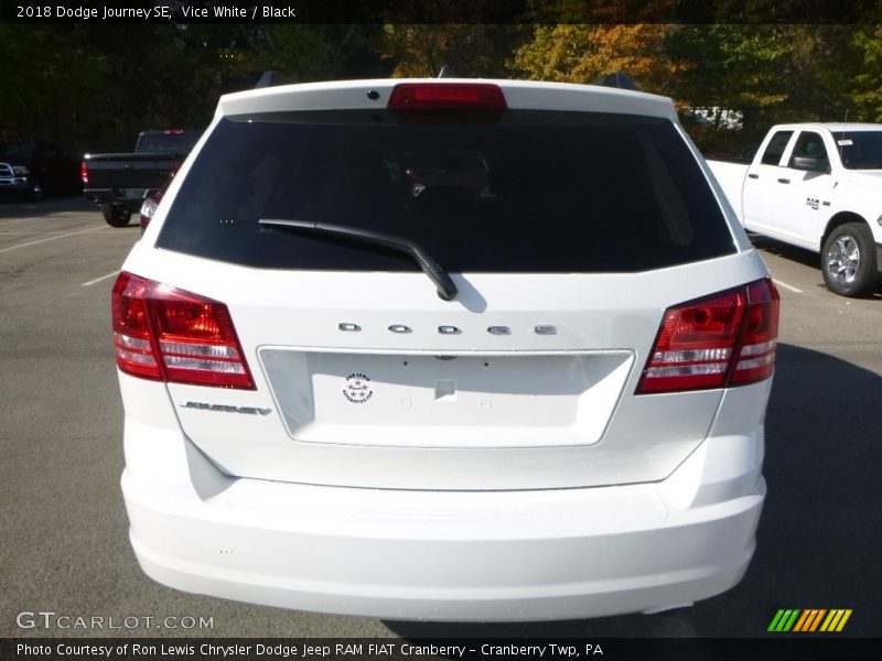 Vice White / Black 2018 Dodge Journey SE