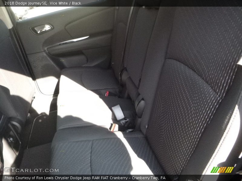 Vice White / Black 2018 Dodge Journey SE