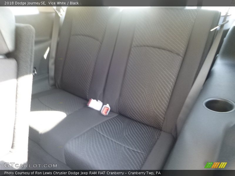 Vice White / Black 2018 Dodge Journey SE