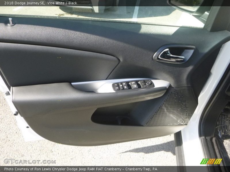 Vice White / Black 2018 Dodge Journey SE