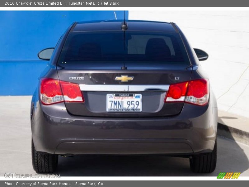 Tungsten Metallic / Jet Black 2016 Chevrolet Cruze Limited LT