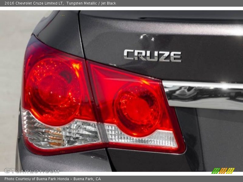 Tungsten Metallic / Jet Black 2016 Chevrolet Cruze Limited LT