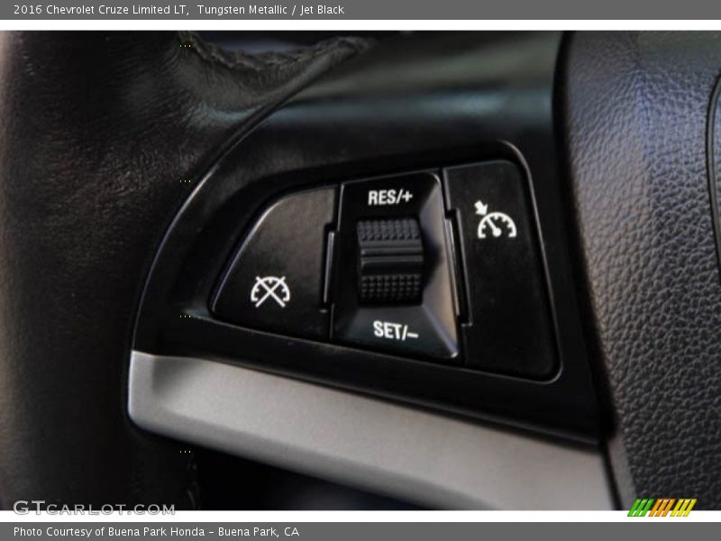 Tungsten Metallic / Jet Black 2016 Chevrolet Cruze Limited LT