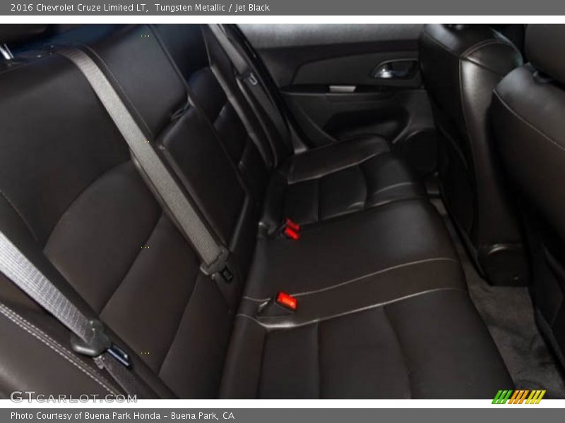 Tungsten Metallic / Jet Black 2016 Chevrolet Cruze Limited LT