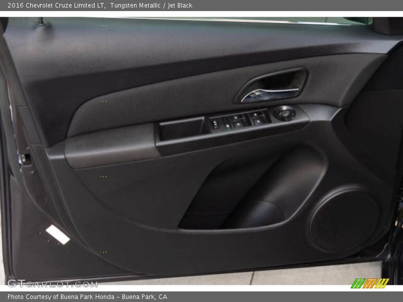 Tungsten Metallic / Jet Black 2016 Chevrolet Cruze Limited LT