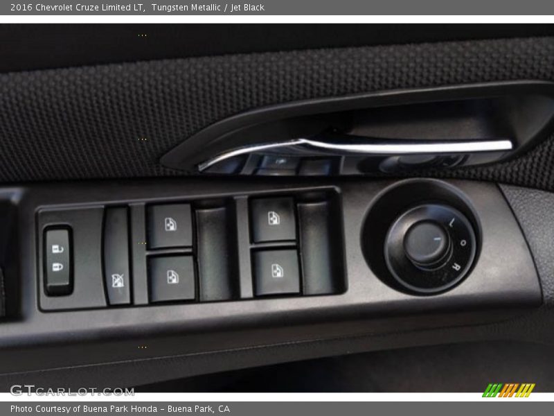 Tungsten Metallic / Jet Black 2016 Chevrolet Cruze Limited LT