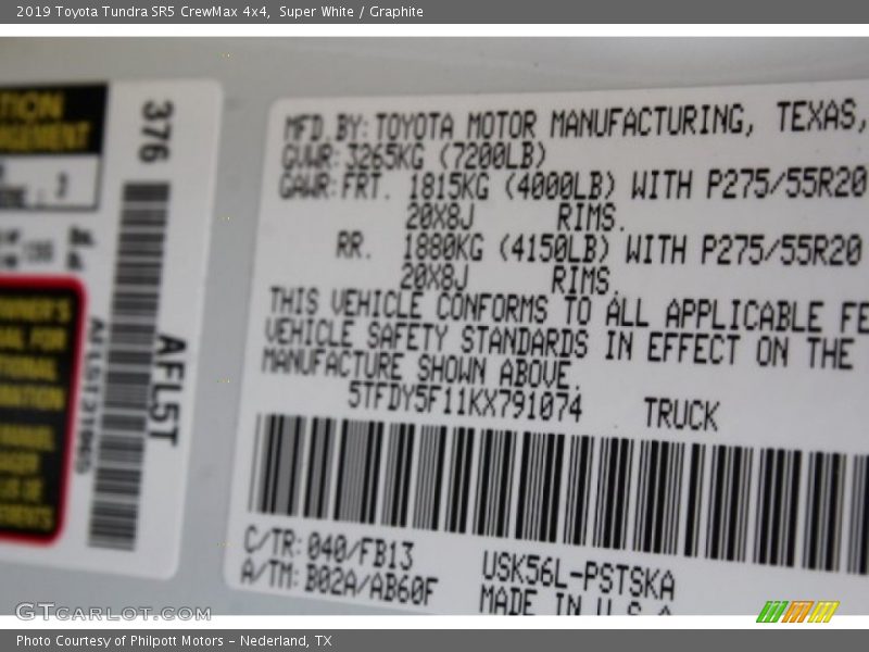 Super White / Graphite 2019 Toyota Tundra SR5 CrewMax 4x4