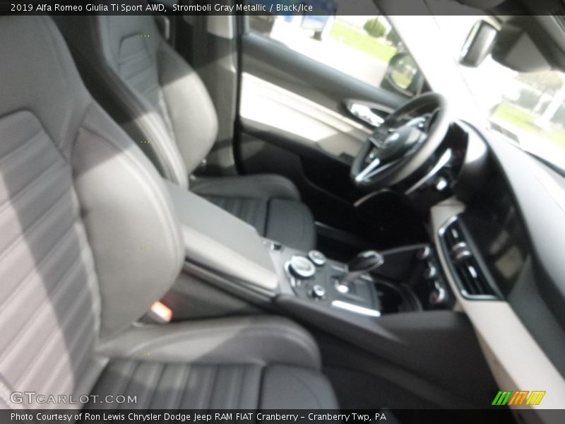 Stromboli Gray Metallic / Black/Ice 2019 Alfa Romeo Giulia Ti Sport AWD